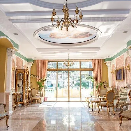 At Venera Palace Lägenhet